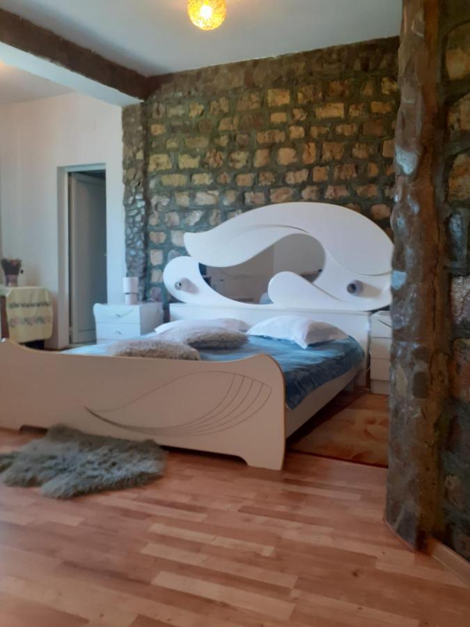 Barlogul Ursilor Lepsa Hotel ภายนอก รูปภาพ